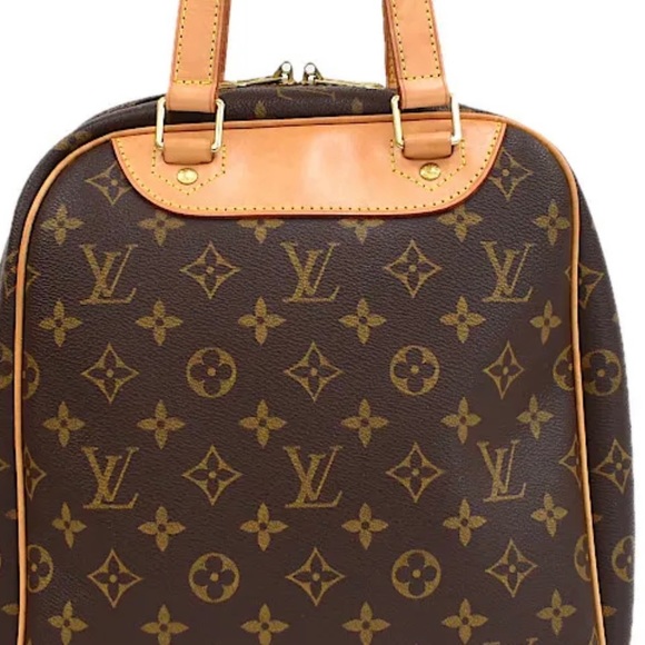 Authentic LV Excursion bag in Excellent pre-loved condition - Picture 3 of 10